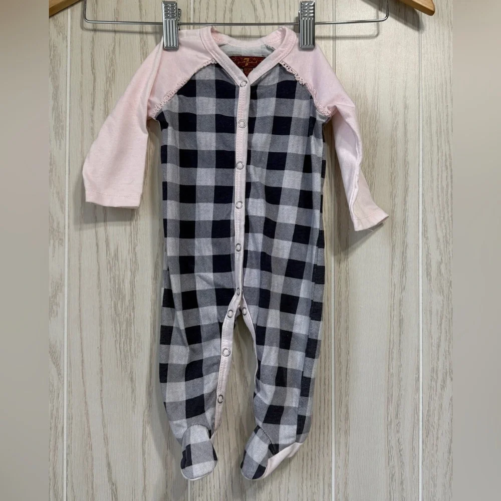 7 FOR ALL MANKIND 0-3 MO INFANT BABY ONE PC FOOTIE FOOTED OUTFIT SNAP NAVY PINK